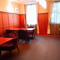 いくつか部屋があり親族用の控室にもできます。