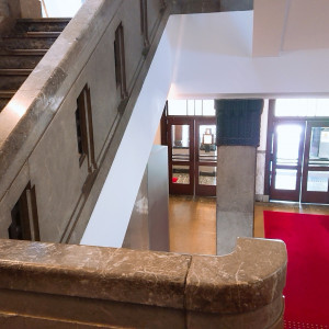 階段は大理石です。|554020さんのジャルダン ポール・ボキューズ（しいのき迎賓館内）の写真(953039)