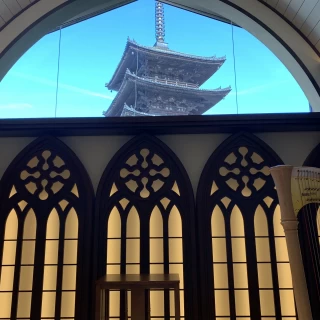 チャペルから見える八坂の塔
