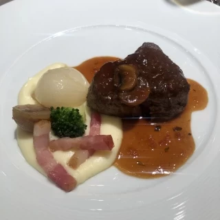 メイン