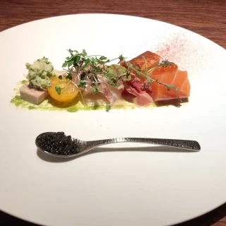 試食した前菜です。