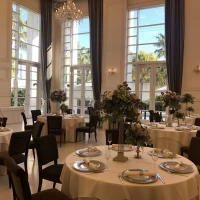 大きな窓で開放感があります。