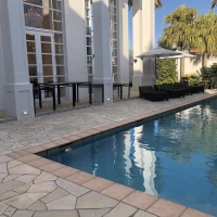 プール付きです