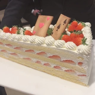 大きなショートケーキにしてもらいました