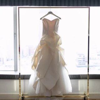 宿泊部屋で、ウェディングドレスを撮影していただきました。