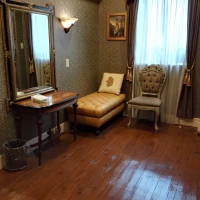 クラシックな感じで温かみのある部屋でした。