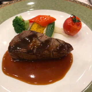 メイン料理は、なかなか美味しさです！
フィレ肉はさすがです