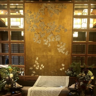 披露宴会場の金屏風