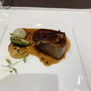 お肉がとても柔らかく美味しいです