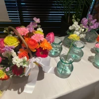 ブーケは、ゲストに花を選んでさしてもらうスタイルにしました