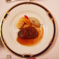 メインの肉料理