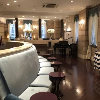 ゲスト控え室は奥行きがありました。