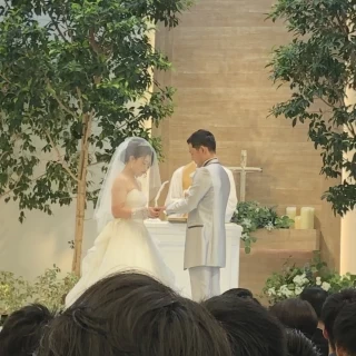 自然光が入るチャペル