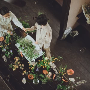 卓上装花を作ってくれています|554748さんのthe photograph umore（ザフォトグラフユーモア）の写真(1590433)