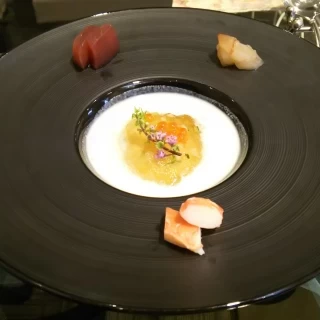 オードブル三回楽しめるスープも魚介もジュレも全部おい