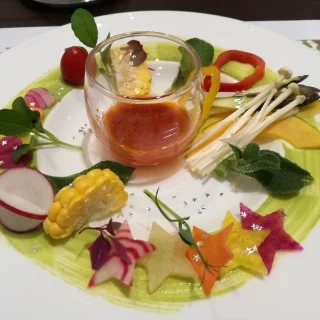 鮮やかな前菜でした。