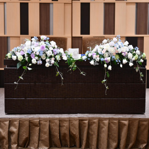 メインテーブルのお花は両サイドにしました。|554827さんの宇都宮東武ホテルグランデの写真(957874)