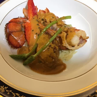 試食でいただきました(オマール海老とフォアグラのフリカッセ)