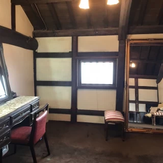 思いの外広いブライズルームでした。
