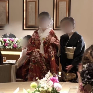 お母さんと中座のシーンです。