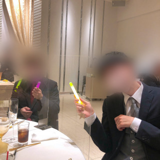 ドレス当てクイズが始まる前の様子です。