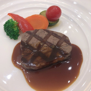 お肉料理はとても美味しかったです。