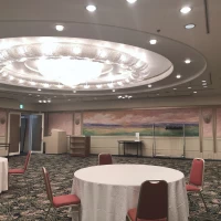 シャンデリアがすごく大きい披露宴
