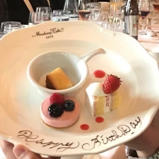デザートプレート。誕生日が近かったのでメッセージが。