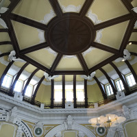 東京駅のドーム型の天井✳︎レリーフや彫刻が施されている