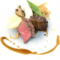 牛もも肉のロティと頬肉の煮込み