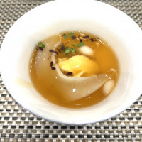 ウニのロワイヤル　フカヒレの和風スープ