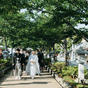 鶴岡八幡宮で挙式を挙げるなら披露宴はここ 挙式は鶴岡八幡宮の舞殿で行いました 歴史のある格式高い雰囲気 口コミ 評判 Kotowa 鎌倉 鶴ヶ岡会館 コトワ 鎌倉 鶴ヶ岡会館 ウエディングパーク
