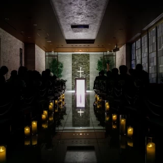 入場前。