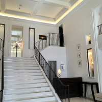白を基調とした階段が素敵です
