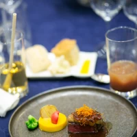 ★料理名
特選国産牛フィレ肉とフォアグラ　ロッシーニ風