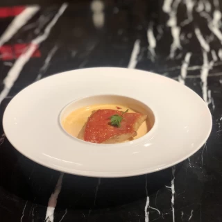 試食会の魚料理