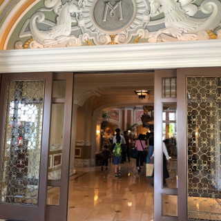 ホテルミラコスタの入り口