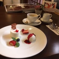 試食のデザートを見積もりを出す間に出して下さいました。