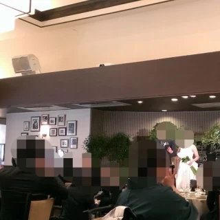 天井は高く開放的