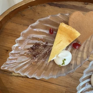 ウェディングケーキは、併設のケーキ屋さんが作ってくれます。