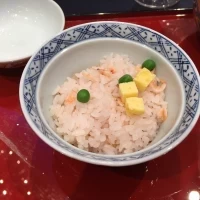 華やかなごはんでお祝いムード