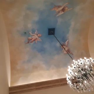 チャペルを出たすぐの天井