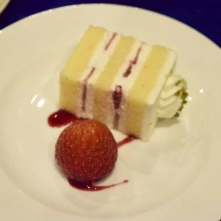 ウェディングケーキです。