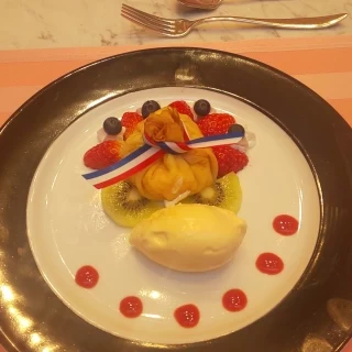 試食会にてデザート絶品