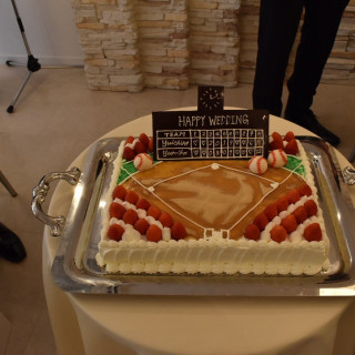 野球がテーマのウエディングケーキです