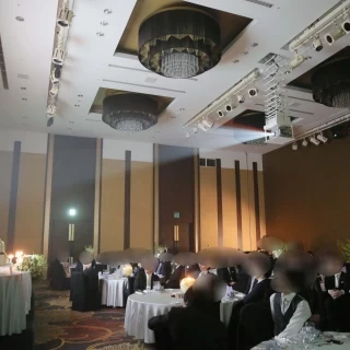 映像のスクリーン投影で楽しめます。