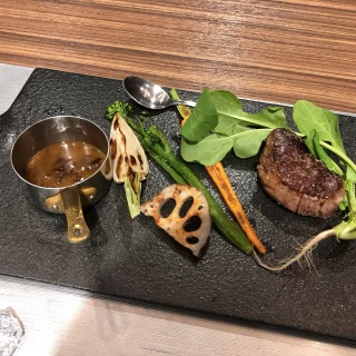 メインのお肉料理