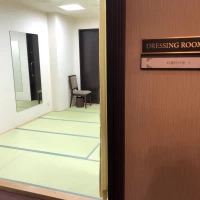 女性着付け室、親族様