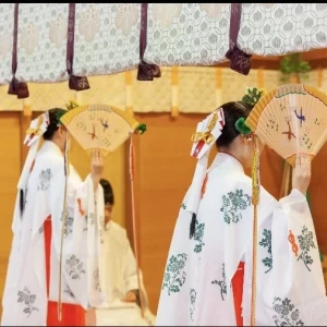 巫女演舞|557436さんの大神神社の写真(1244736)