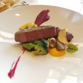 試食。野菜を楽しむお肉とのこと。野菜◎お肉めちゃ柔らかい！！